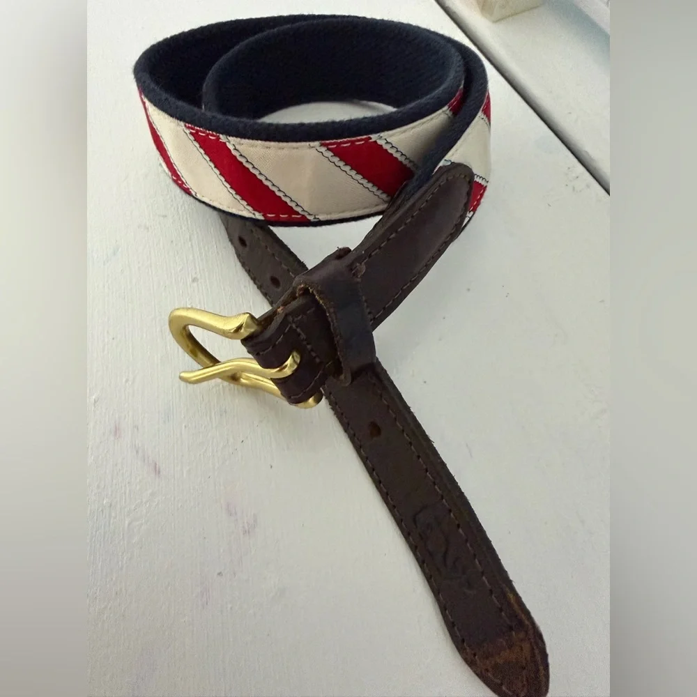Vineyard Vines boys belt size 28